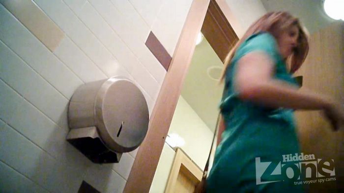 Реальный секс в туалете на скрытую камеру @ gang.truba-rf.ru