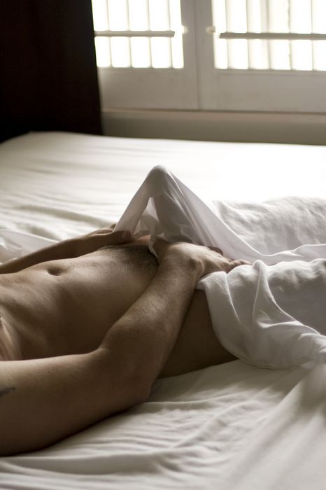 Секс под одеялом - порно фото укатлант.рф
